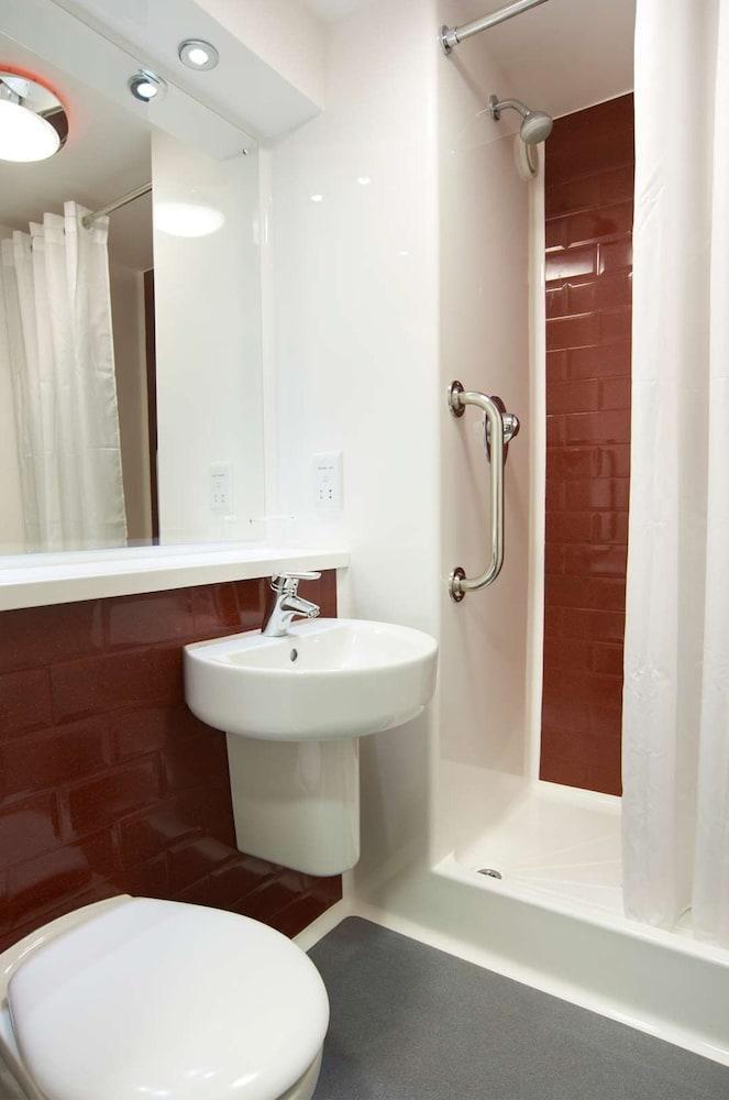 Travelodge Cameron Toll Hotel Edinburgh Bagian luar foto