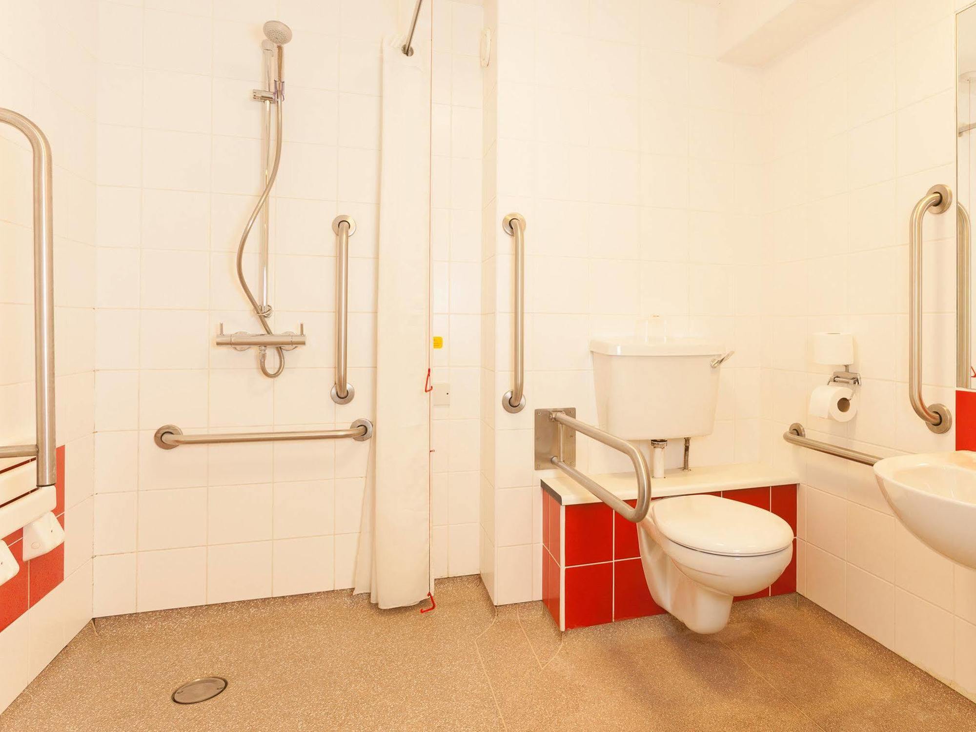 Travelodge Cameron Toll Hotel Edinburgh Bagian luar foto