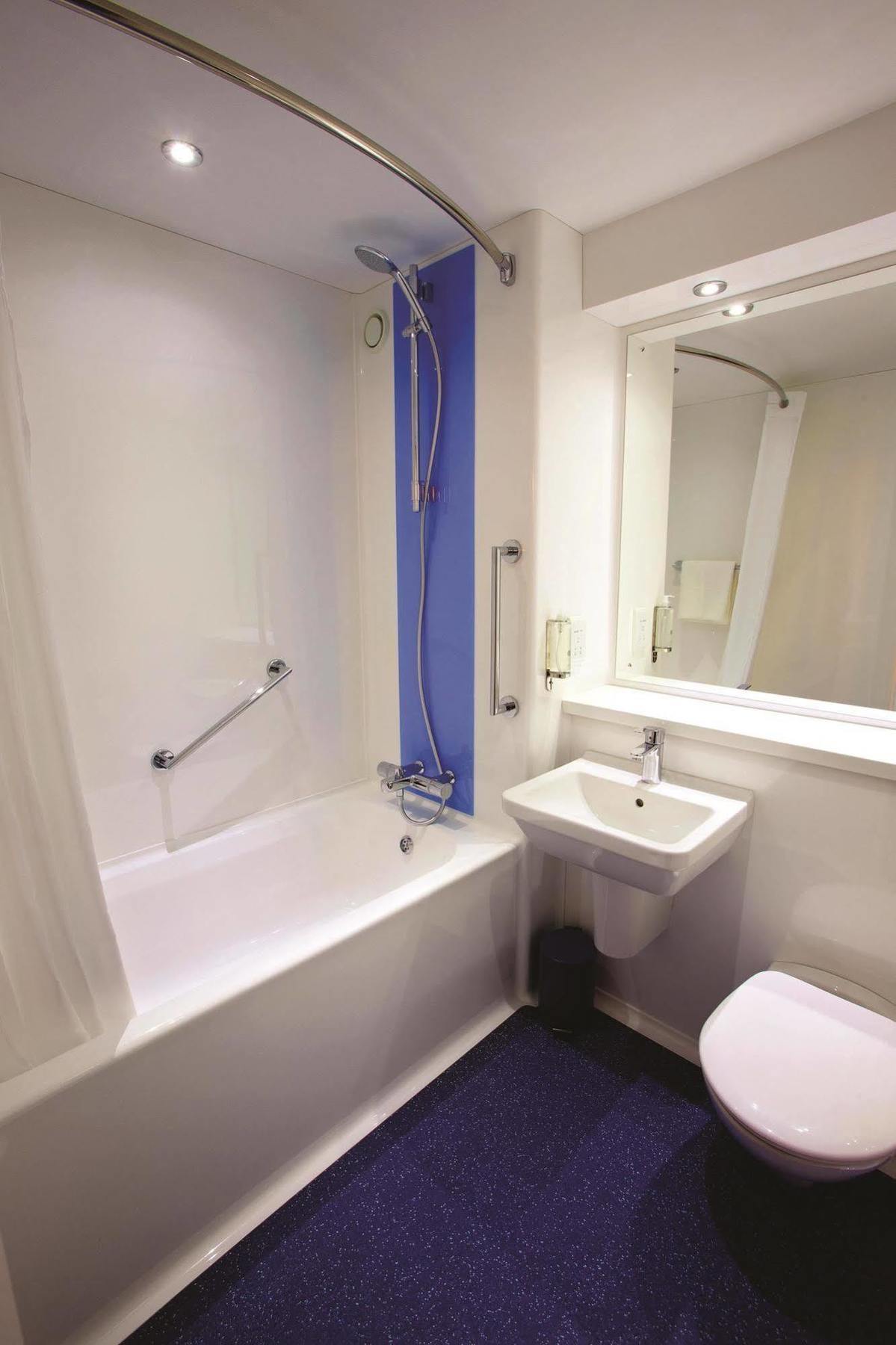 Travelodge Cameron Toll Hotel Edinburgh Bagian luar foto