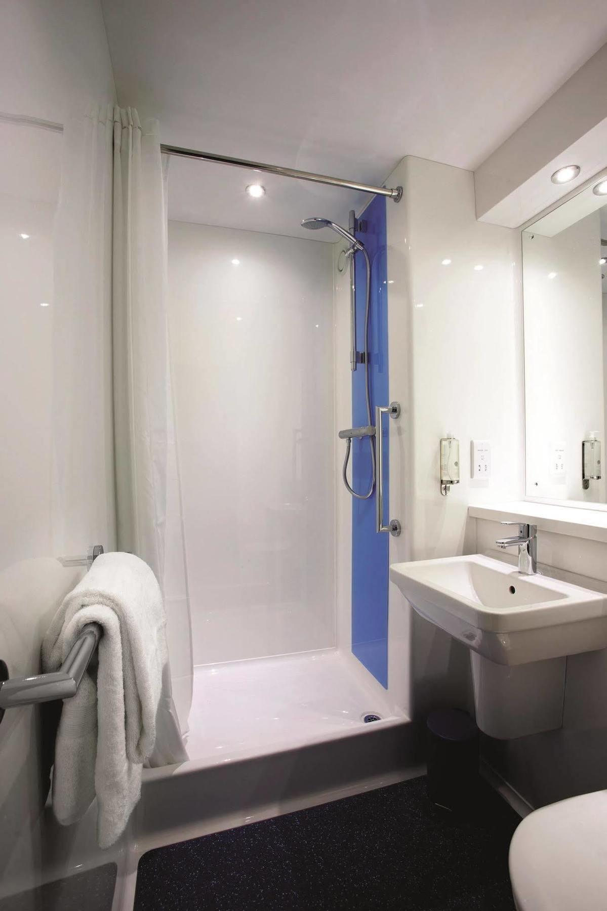 Travelodge Cameron Toll Hotel Edinburgh Bagian luar foto