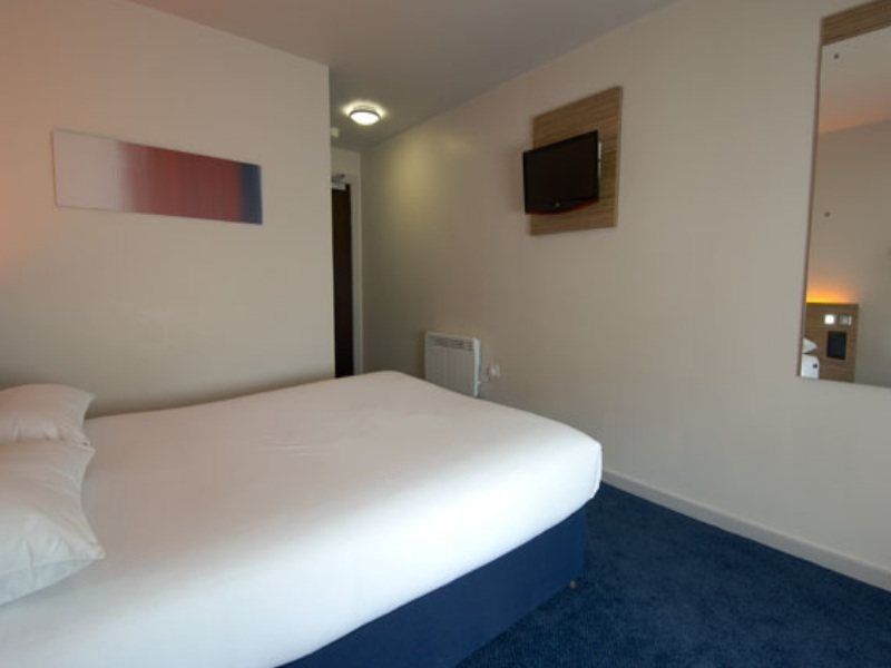 Travelodge Cameron Toll Hotel Edinburgh Bagian luar foto